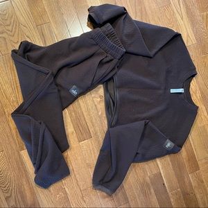 Alo Yoga Tailored set in Cappuccino